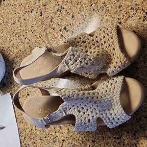 Wedges size 8 Altered State brand